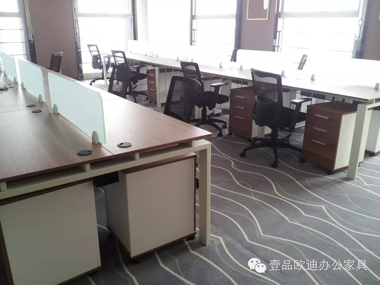 實(shí)現(xiàn)一個(gè)空間多種用途——壹品歐迪辦公家具定制工程案例